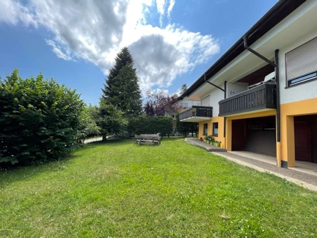 Immobilie in Lenzkirch - Südwest-Giebelwohnung im DG. Randlage, Balkon und Garage ! - Bild 3