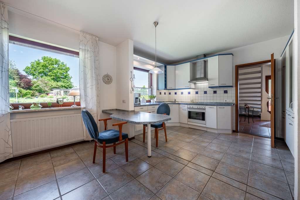 Immobilie in Fahrdorf - Großzügiges Einfamilienhaus mit Doppelgarage und Gartenparadies in Fahrdorf an der Schlei - Bild 4