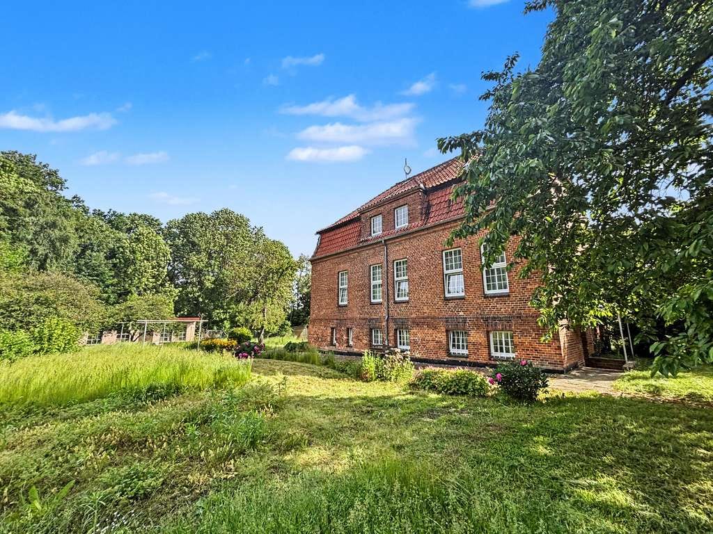 Immobilie in Dreetz - Denkmalschutz! Inspektorhaus von ca. 1914 auf großzügigem Grundstück mit Ausbaupotenzial in Dreetz - Bild 0