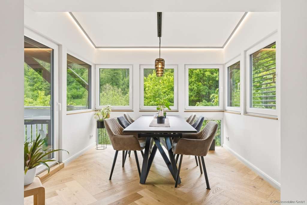 Immobilie in Schönbrunn - Schönbrunn- OT: Ein Zuhause mit Raum, Ruhe und Möglichkeiten – saniertes Einfamilienhaus im Grünen! - Bild 1