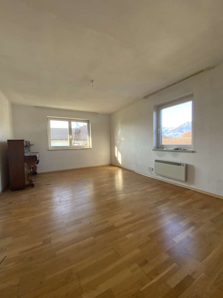 Immobilie in Raubling - Charmante renovierungsbedürftige 3-ZI-Wohnung mit  Balkon - Bild 4