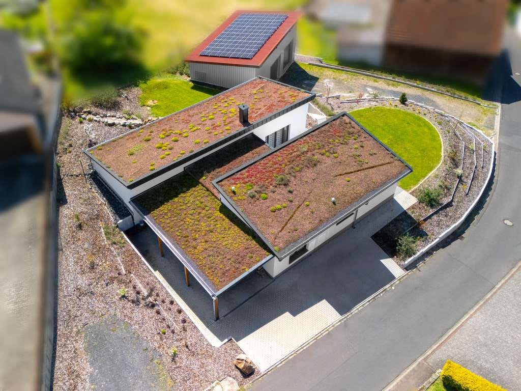 Immobilie in Kalbach - Modernes Einfamilienhaus (Bj. 2021) mit 1.200 m² Grundstück & Dreifach-Garage - Bild 1