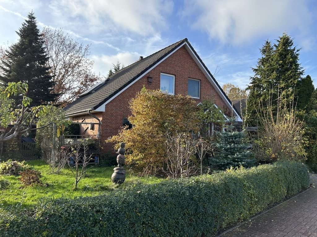 Immobilie in Eddelak - Schönes Einfamilienhaus mit Garage und Gartenpool incl. Überdachung - Bild 2