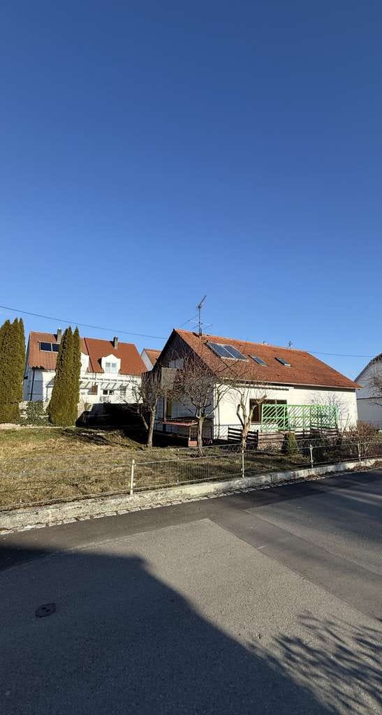 Immobilie in Wolpertswende - 1-2 Familienhaus in ruhiger zentraler Lage in Mochenwangen, 7 Zimmer,ca 162 qm Fläche, - Bild 0