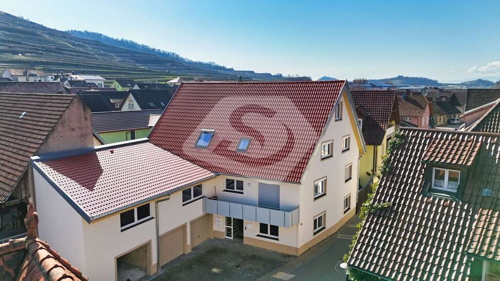 Immobilie in Vogtsburg im Kaiserstuhl - 3-Zimmer-Wohnung mit traumhaftem Balkon - Bild 2