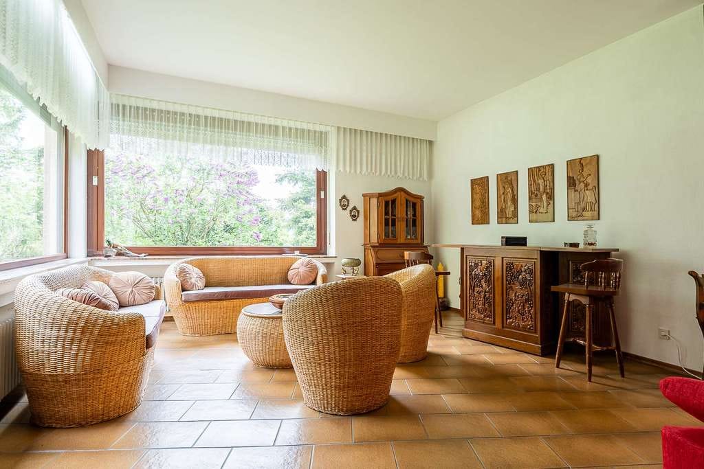 Immobilie in Kyllburg - Bungalow mit Staffelgeschoss in Kyllburg I Kubische Bauweise I Parkähnliches Grundstück - Bild 4