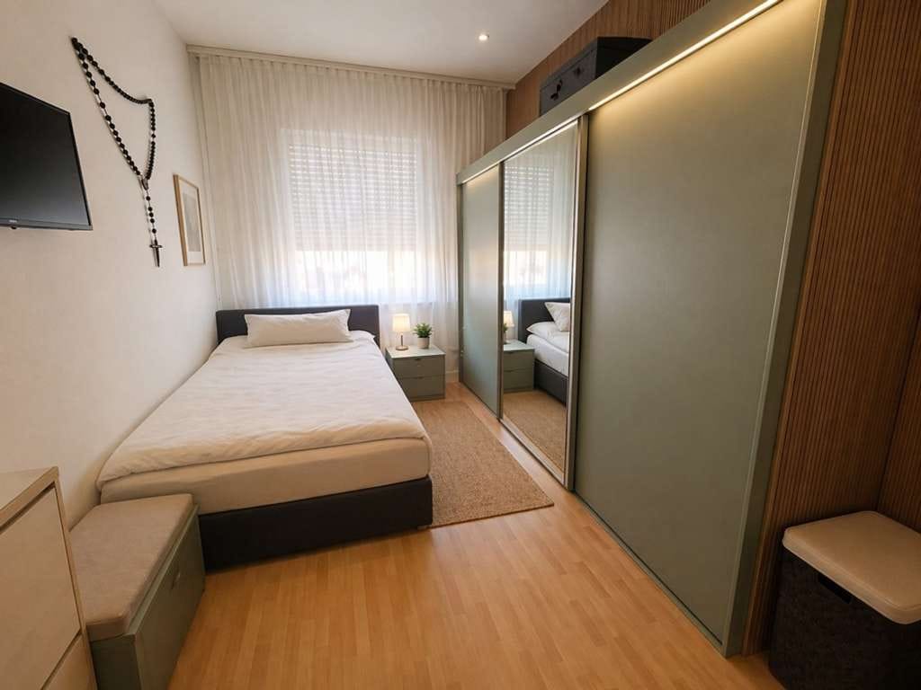 Immobilie in Emsdetten - Zentral gelegenes Zweifamilienhaus mit Garage und Anbau - Bild 3