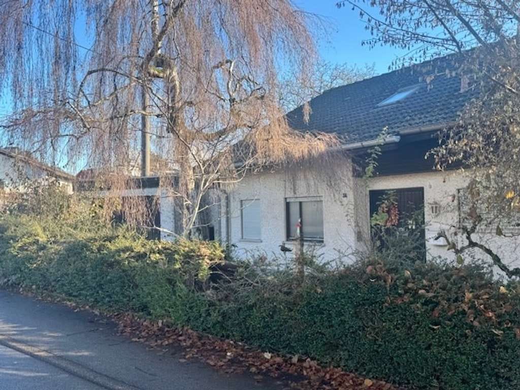 Immobilie in Rottenburg am Neckar - Mehrgenerationenhaus in bester Lage von Wurmlingen - Bild 1