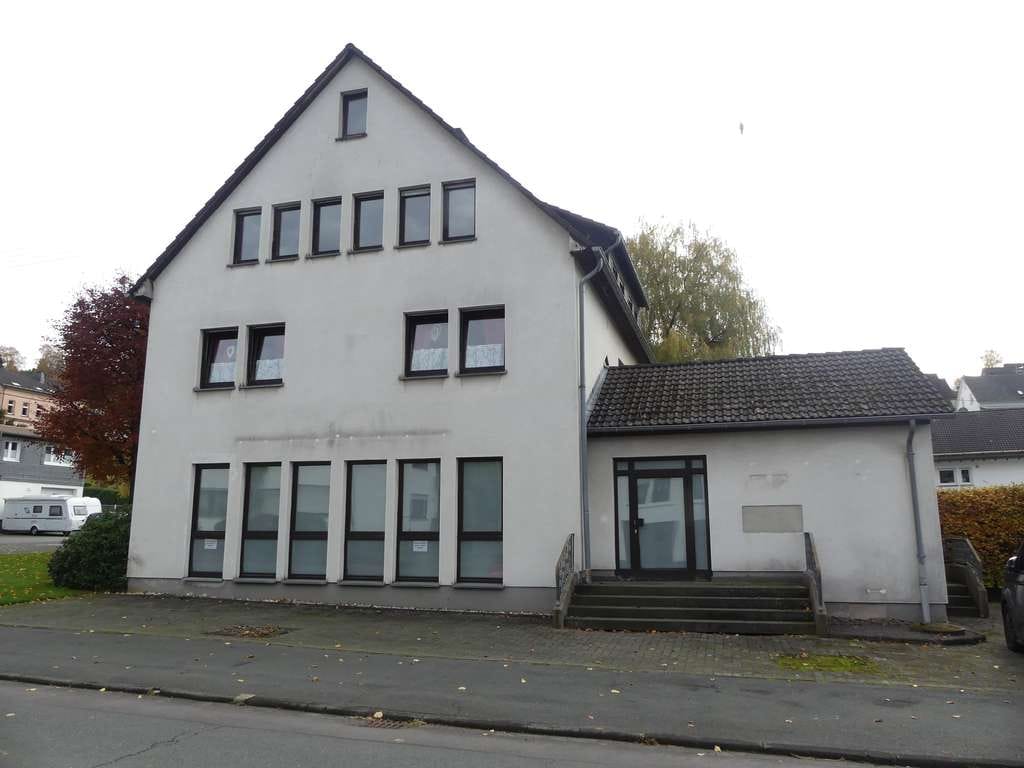 Immobilie in Kirchhundem - Provisionsfrei für Ersteher - Wohn- und Geschäftshaus sowie Einfamilienhaus -Zwangsversteigerung! - Bild 2