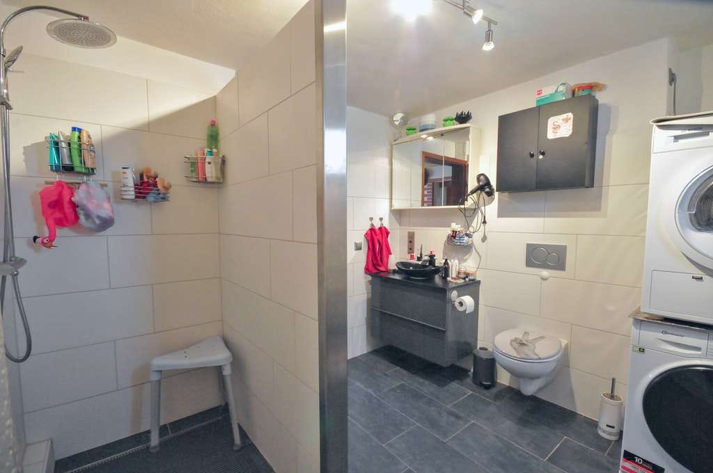 Immobilie in Wölfersheim - Ob Hofreite oder Anlage - Großer Hof mit vielen Nutzungsmöglichkeiten und Wohnungen - Bild 3