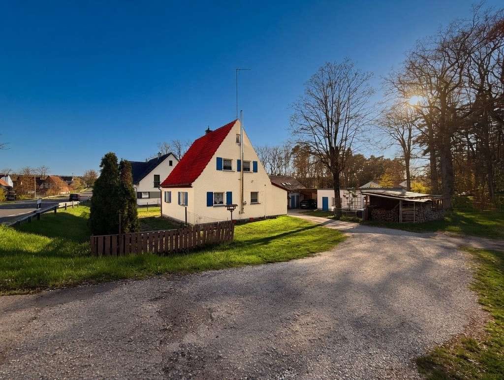 Immobilie in Roth - Kompaktes Einfamilienhaus auf großzügigem Grundstück in Roth/Untersteinbach - Bild 0