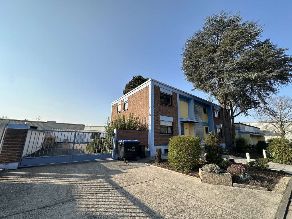Immobilie in Limburgerhof - Wohn- & Gewerbe-Ensemble mit Halle, Einliegerwohnung, großem Garten und Garage - Bild 0