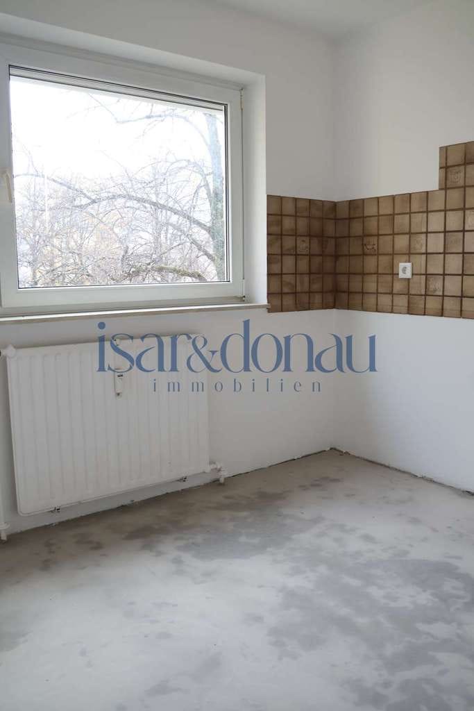 Immobilie in Unterhaching - Gepflegte 3-Zimmer-Wohnung mit Westausrichtung – teils renoviert und bereit für neue Ideen - Bild 2