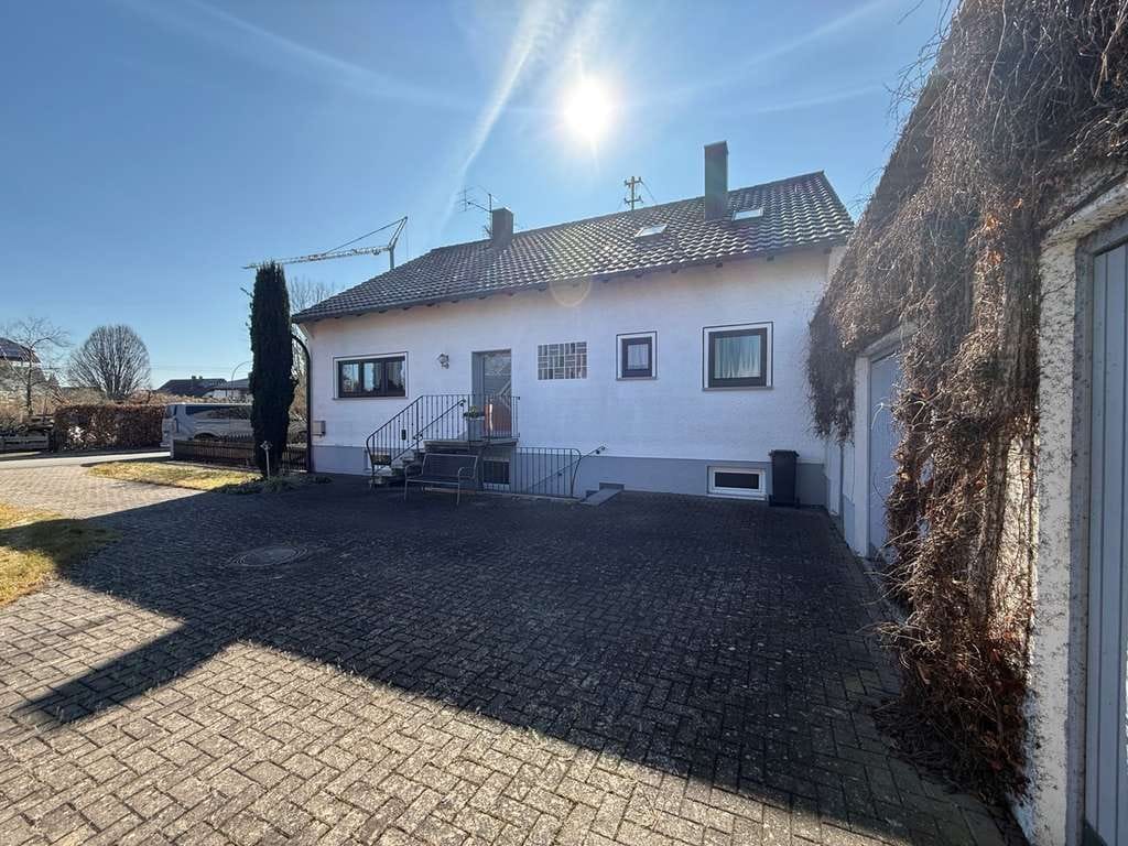 Immobilie in Illertissen - *** 1-2 Familienhaus auf herrlichem Grundstück *** - Bild 2
