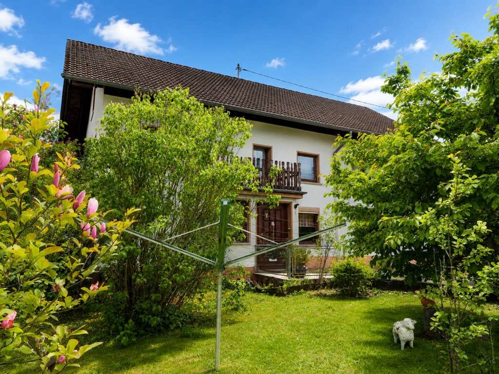 Immobilie in Marienrachdorf - Gemütliches Einfamilienhaus mit Nebengebäude auf großem Grundstück - Bild 3
