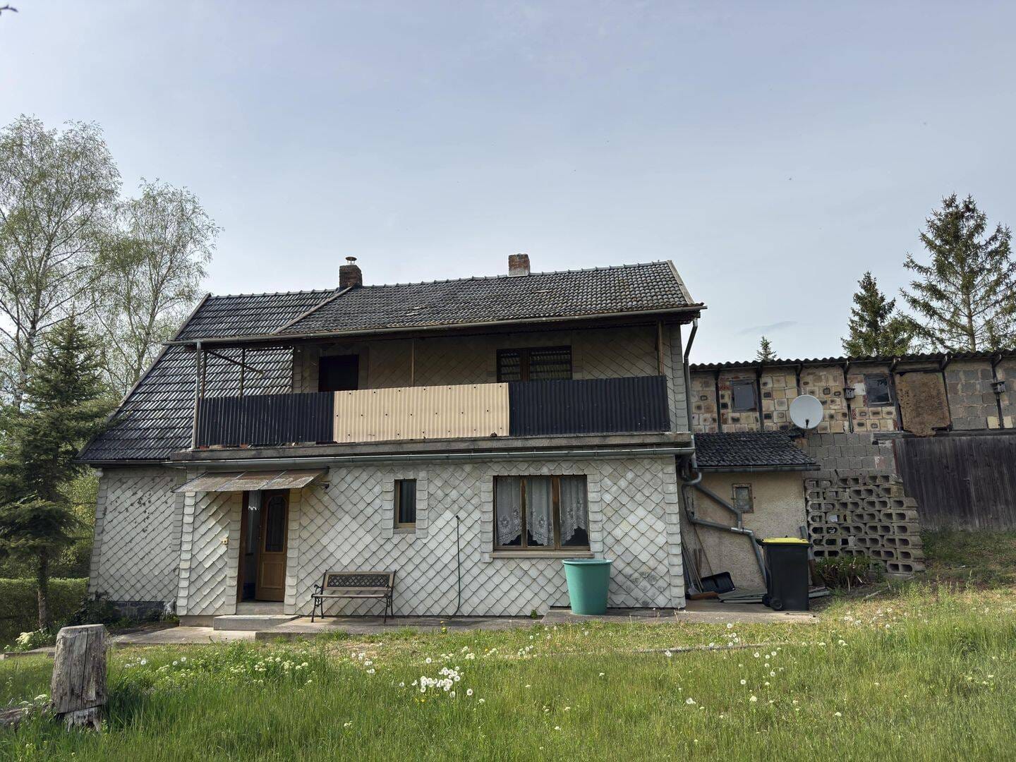 Immobilie in Römhild - Sanierungsbedürftiges Einfamilienhaus in traumhafter Alleinlage - Bild 2