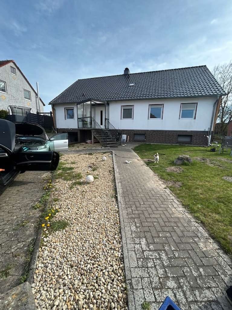 Immobilie in Vechelde - Familienfreundliches Einfamilienhaus mit großem Gartengrundstück in Vechelde OT Alvesse - Bild 0