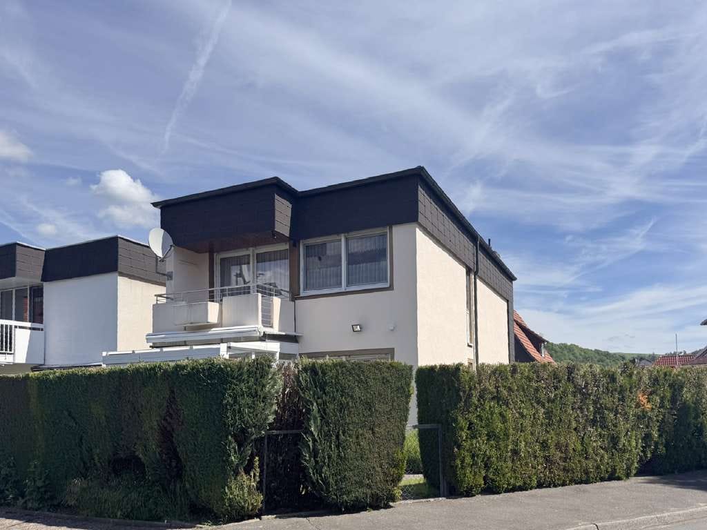 Immobilie in Rotenburg an der Fulda - Gepflegt und einzugsbereit: Wohnhaus mit Wintergarten, Balkon, Garten und Garage in stadtnaher Lage - Bild 3