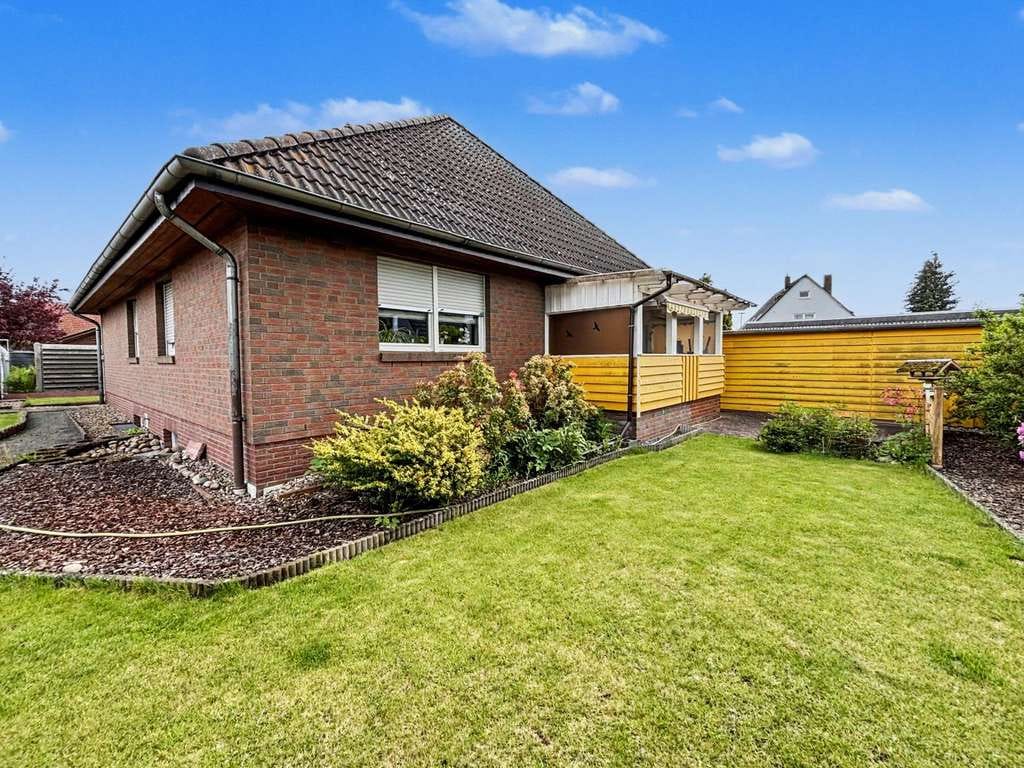 Immobilie in Ummern - Ruhe, Garten, Zuhause: Attraktiver Bungalow mit Garage und Carport im Landkreis Gifhorn - Bild 1