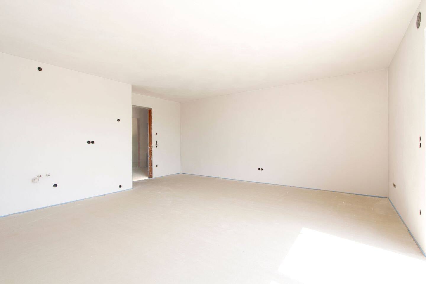 Immobilie in Ehekirchen - NEUBAU! - Topmoderne Balkonwohnung mit zwei TG-Stellplätzen + KfW40 QNG  - Bild 4