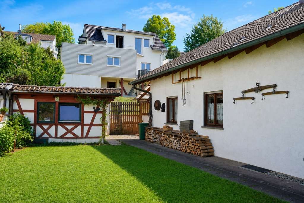 Immobilie in Überlingen - Freistehendes 1 - 2 Familienhaus mit Einliegerwohnung in ruhiger Sackgassenlage - Bild 3