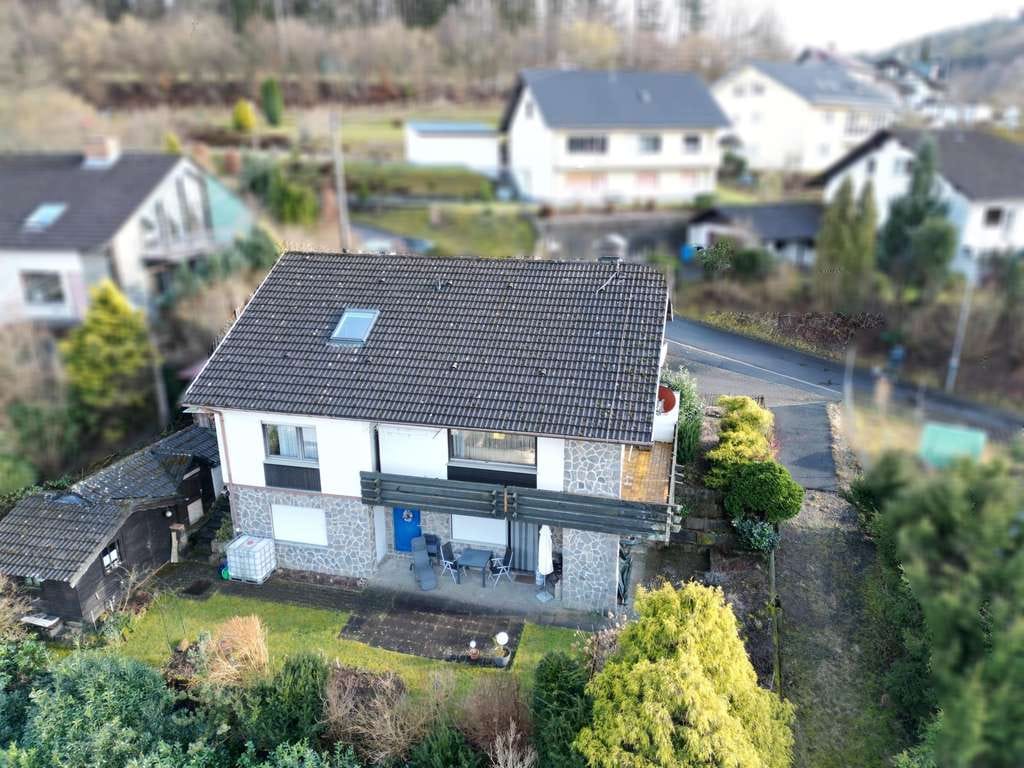Immobilie in Flörsbachtal - Ein Zuhause für die Familie -  Einfamilienhaus mit tollem Ausblick - Bild 1