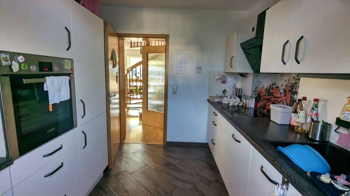 Immobilie in Schneeberg - Charmante Maisonette-Eigentumswohnung mit Balkon, Garage und Stellplätzen - Bild 3