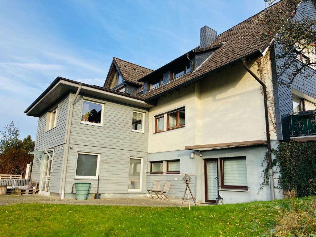 Immobilie in Wipperfürth - Gepflegtes Wohnhaus mit verschiedenen Nutzungsmöglichkeiten in Zentrumsnähe von Wipperfürth - Bild 0