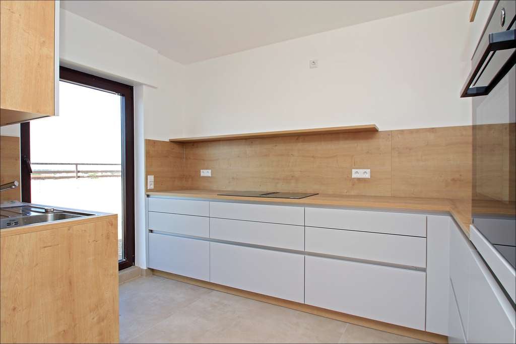 Immobilie in Oftersheim - Modern - schick - einzugsbereit! Saniertes Penthaus mit Einbauküche, zwei Bädern und TG-Stellplatz! - Bild 4