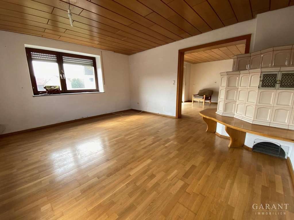 Immobilie in Unterschneidheim - Zweifamilienhaus mit Potential - Bild 3