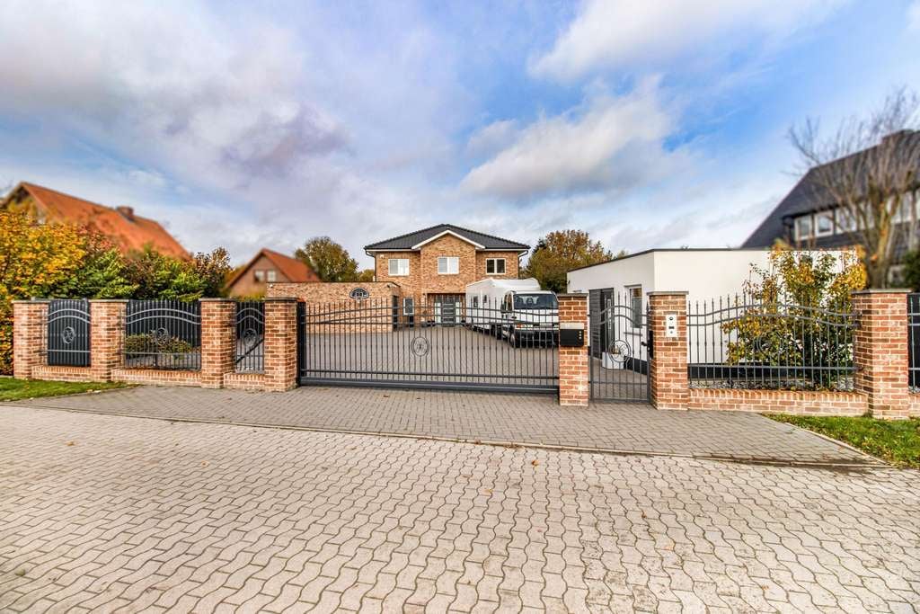 Immobilie in Beckeln - Hochwertiges Einfamilienhaus mit Top Ausstattung und Nebengebäude - Mischgebiet - Bild 0