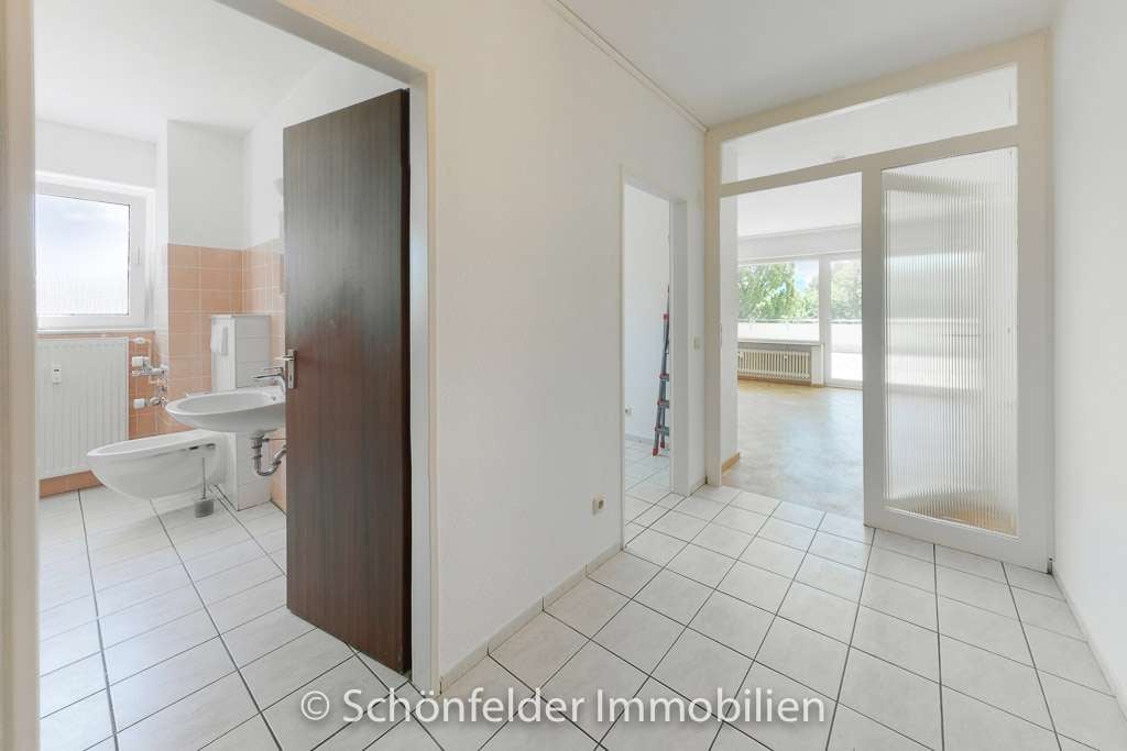 Immobilie in Oberursel - Helle Single-Wohnung mit traumhaft großer Balkon-Terrasse - Bild 3