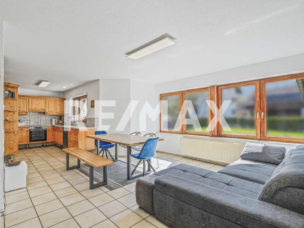 Immobilie in Lauchringen - RE/MAX: NEU IM ANGEBOT!!! - "HAUS IM HAUS" -  Vielseitig nutzbare  XXL-Maisonettewohnung - Bild 0