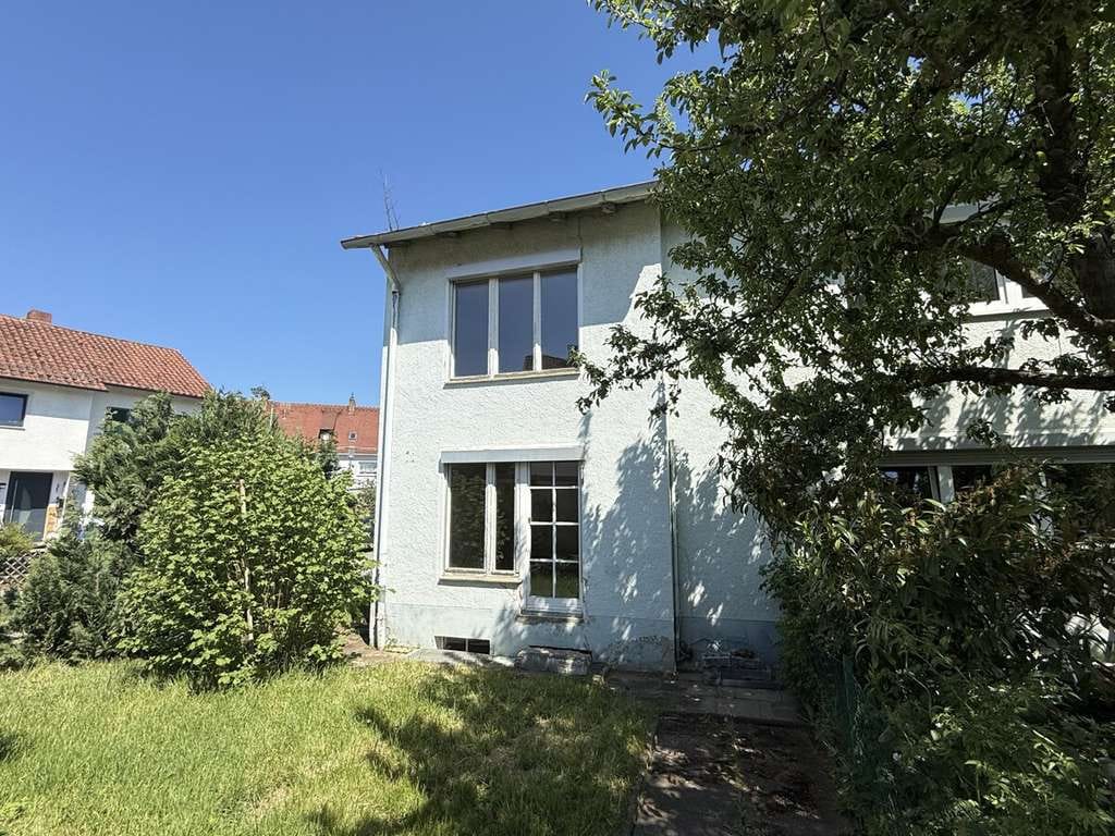 Immobilie in Hechingen - Kleine, sanierungsbedürftige Doppelhaushälfte in Hechingen sucht Handwerker - Bild 1