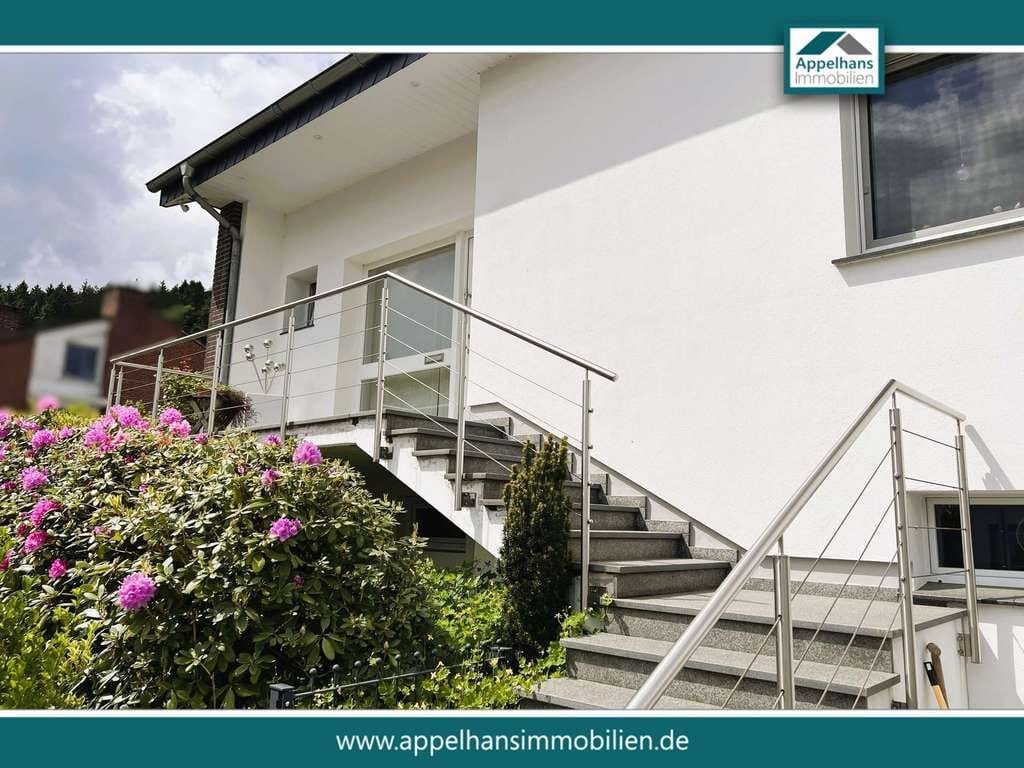 Immobilie in Georgsmarienhütte - Großzügiges Familienhaus mit modernem Bad & neuem Dach - Bild 1