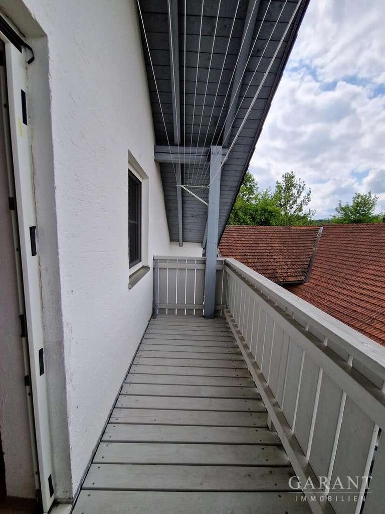 Immobilie in Hutthurm - Charmante 3 Zimmer-Dachgesschoss-Wohnung mit Balkon - Bild 0