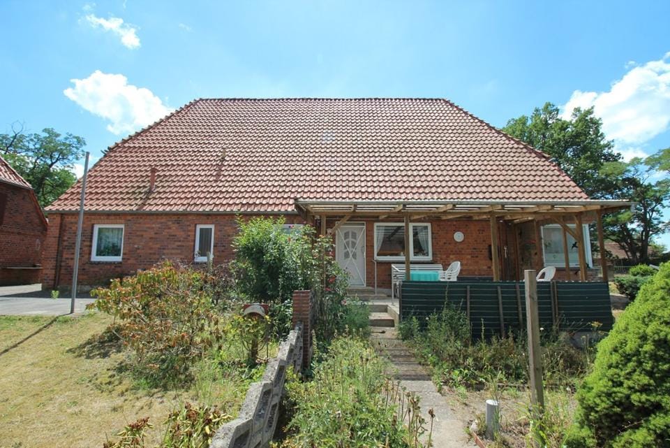 Immobilie in Amt Neuhaus - Kaarßen- Altes Bauernhaus auf großem Grundstück :-) - Bild 0