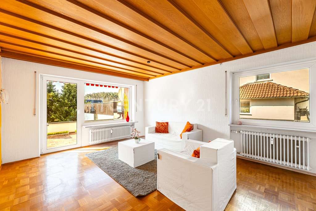 Immobilie in Büchenbach - Zweifamilienhaus in ruhiger Lage mit Ausbaupotenzial - Bild 1