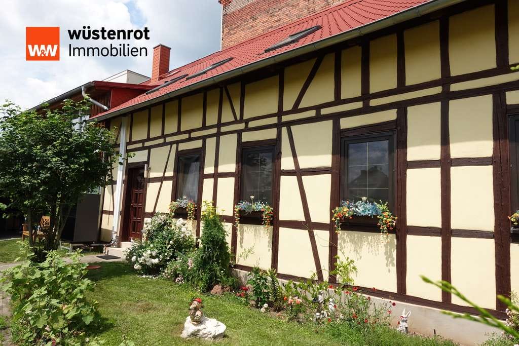 Immobilie in Neustadt an der Orla - Charmante Doppelhaushälfte mit Pool, Wärmepumpe und viel Platz für die Familie - Bild 0