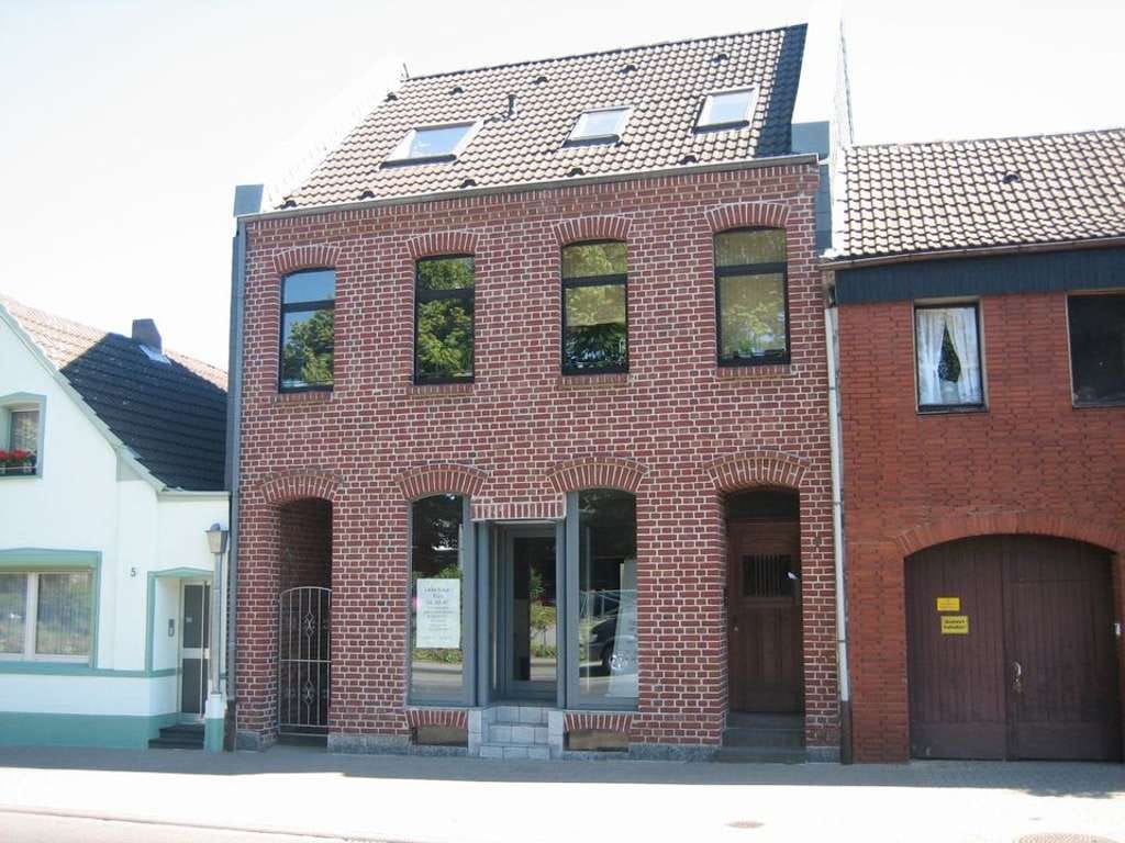 Immobilie in Grevenbroich - Mehrfamilienhaus mit 4 Einheiten - in zentraler Lage - Bild 0