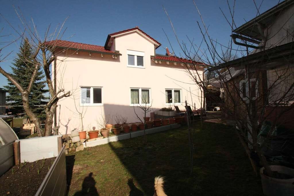 Immobilie in Höpfingen - Ruhig gelegenes Ein- bis Zweifamilienhaus mit ELW - Bild 3