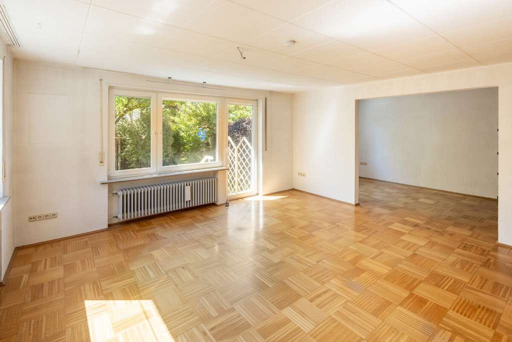 Immobilie in Dietenheim - Geräumiges Haus mit Ausbaupotenzial, Garten & Wintergarten in familienfreundlicher Lage - Bild 4