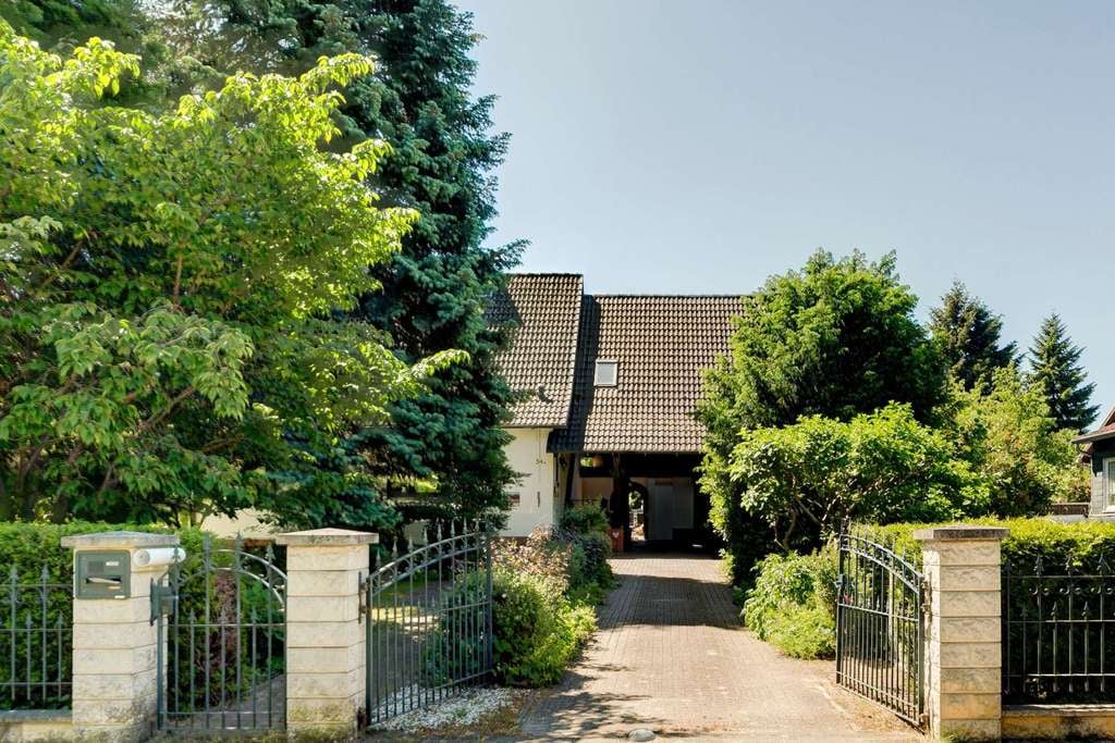 Immobilie in Bad Belzig - Vermietete Kapitalanlage in Bad Belzig – Einfamilienhaus mit großem Grundstück und Traumgarten - Bild 0