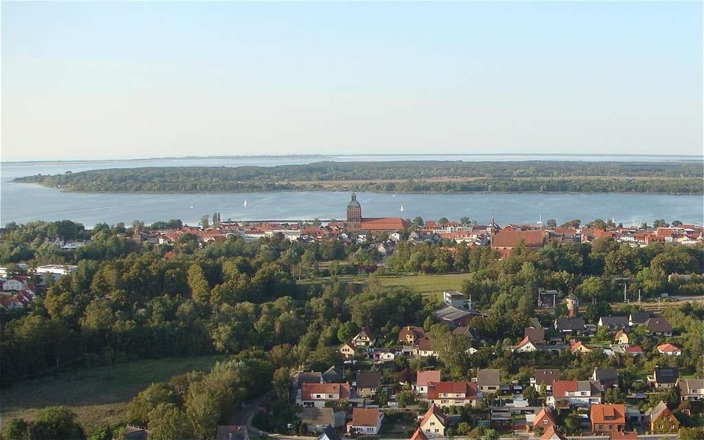 Immobilie in Ribnitz-Damgarten - Provisionsfreie 50 m² Maisonettewohnung im Zentrum von Ribnitz - Bild 0