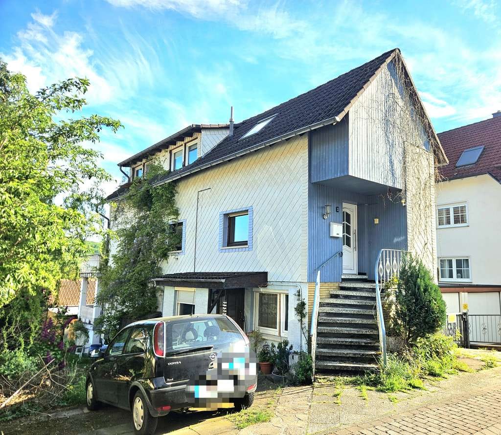 Immobilie in Bad Soden-Salmünster - 2 Familienhaus mit Garten und bester Aussicht zu verkaufen - Bild 0
