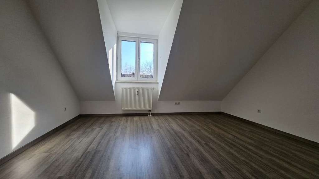 Immobilie in Hallbergmoos - Helle 2-Zimmer-Dachgeschosswohnung mit Galerie und Balkon in ruhiger Lage in Hallbergmoos - Bild 4