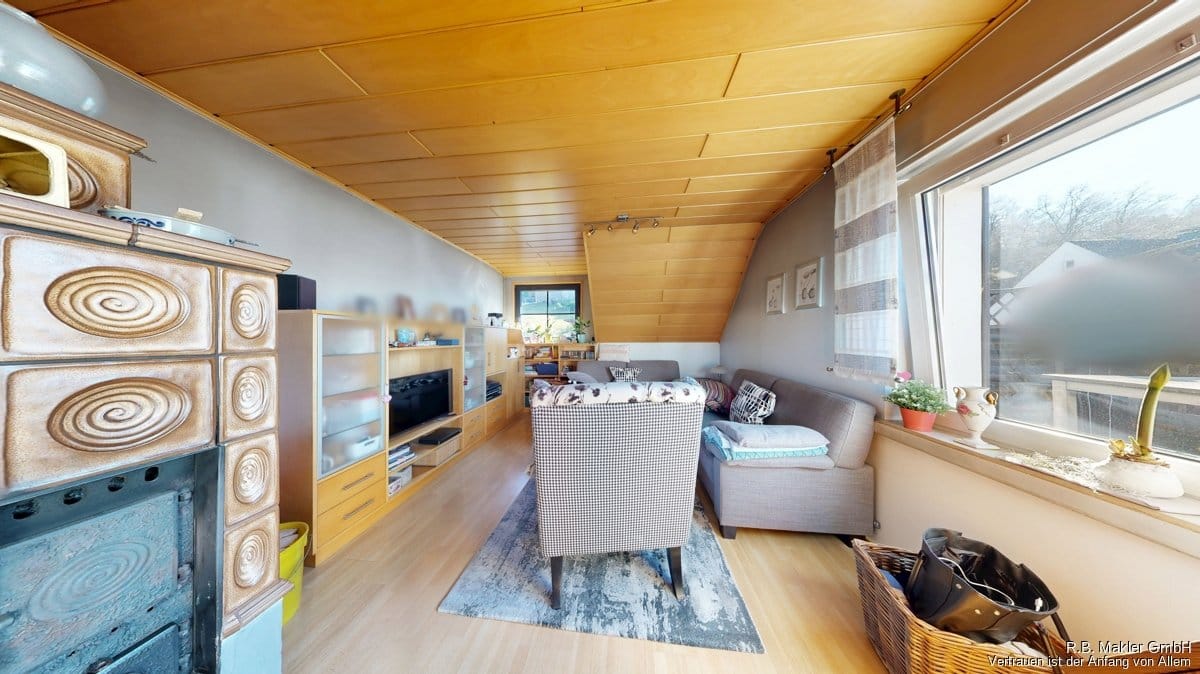 Immobilie in Plettenberg - R.B. Makler: Charmante 3-Zimmer-Wohnung mit Entwicklungspotenzial! Ihre perfekte Kapitalanlage! - Bild 3
