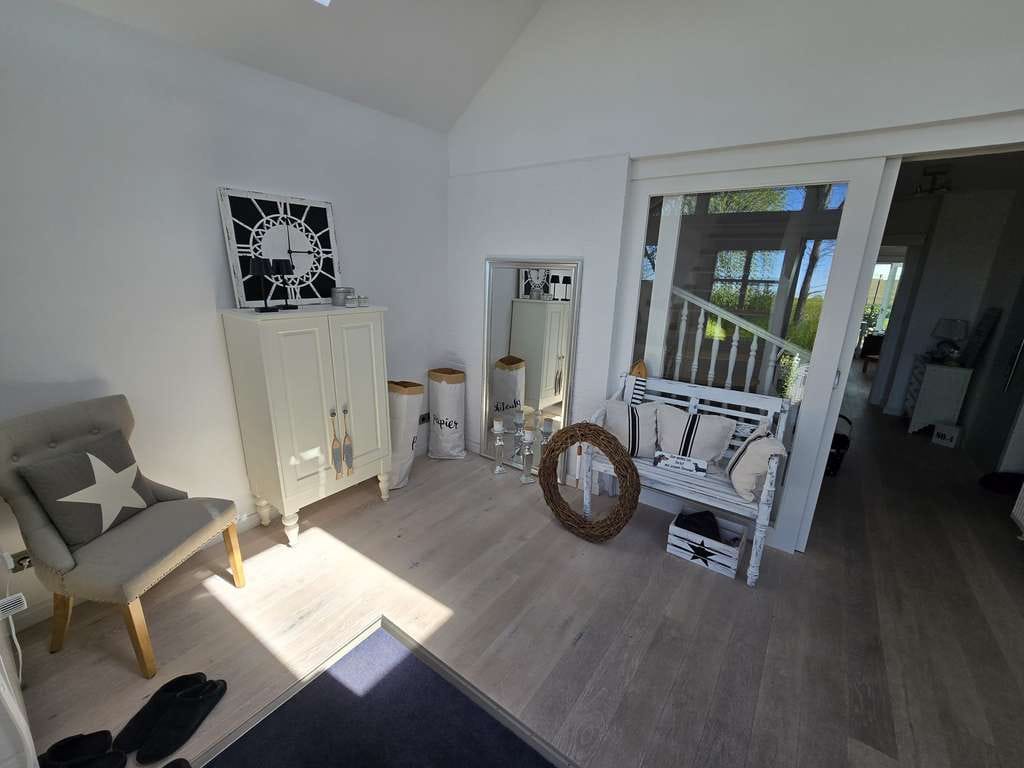 Immobilie in Haselau - Schöner Wohnen - Modernes "Strandhaus" in traumhafter Lage von Haselau bei Hamburg - Bild 2