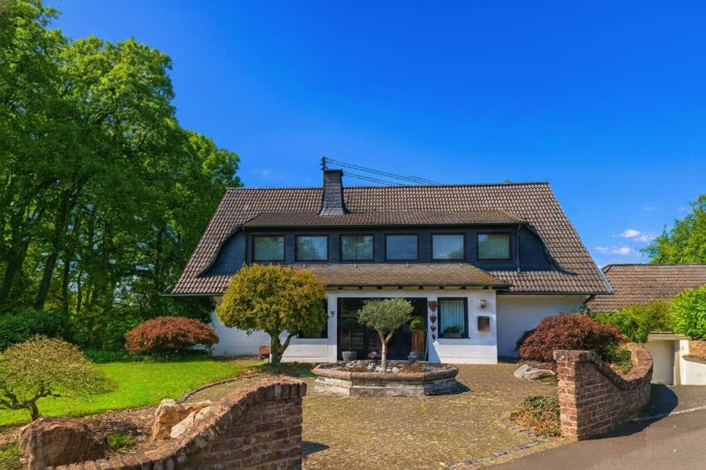 Immobilie in Königswinter - Freistehendes EFH mit grandiosem Weitblick in ruhiger Lage! 465qm, Pool, 1.617qm Areal, 3 Garagen... - Bild 1