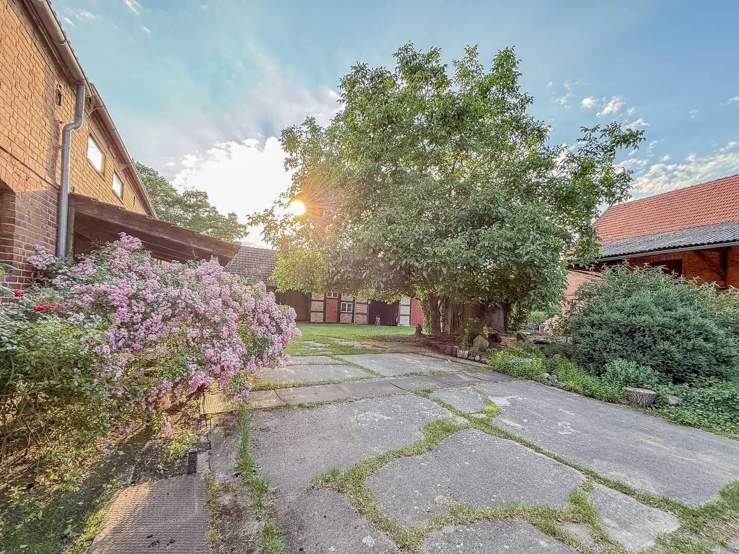 Immobilie in Trebel - Außergewöhnliche Hofstelle mit Wohnhaus, Scheune, Stallungen und großem Grundstück im Wendland - Bild 4